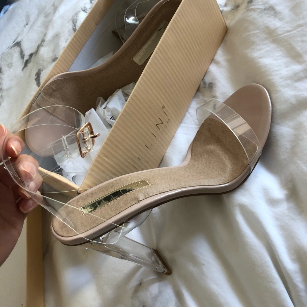 White Fox Bellini Brand Size 39 Clear Heels